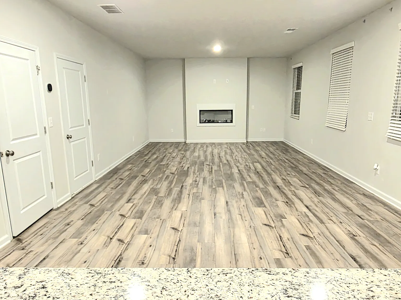 4 bed, 2.5 bath, 2410 sqft, $2,650 — Photo 4