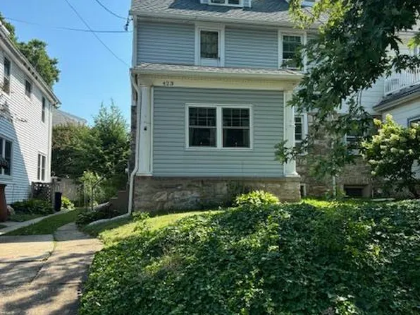 423 Spruce Ave, Upper Darby, PA 19082