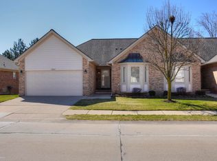 13842 Treeland Dr, Shelby Township, MI 48315