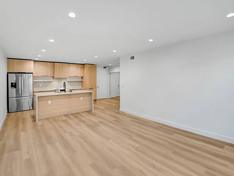 950 4th Street — Photo 29