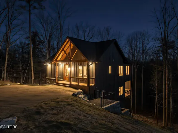 106 Fairway Cir, Townsend, TN 37882