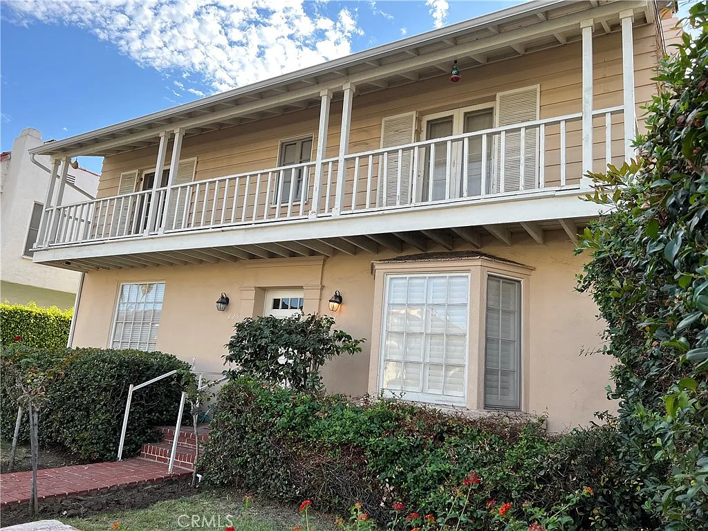 3 bed, 2.5 bath, 4345 sqft, $4,650 — Photo 2
