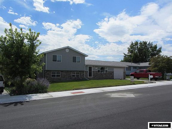 4th image of 903 Leal St