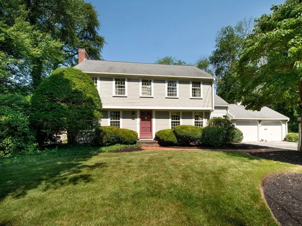 101 Pond St, Cohasset, MA 02025