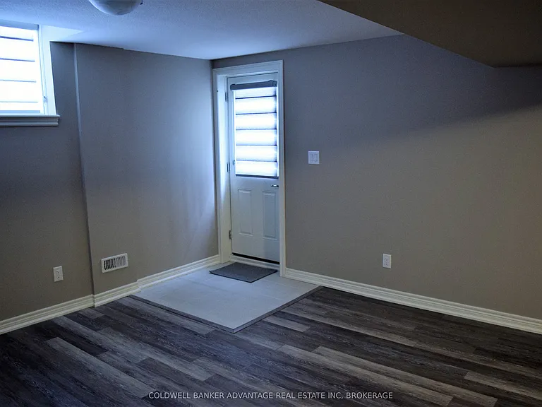 97 Crow St S — Photo 16