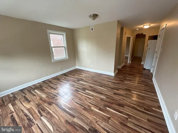423 Mellon St SE #4, Washington, DC 20032