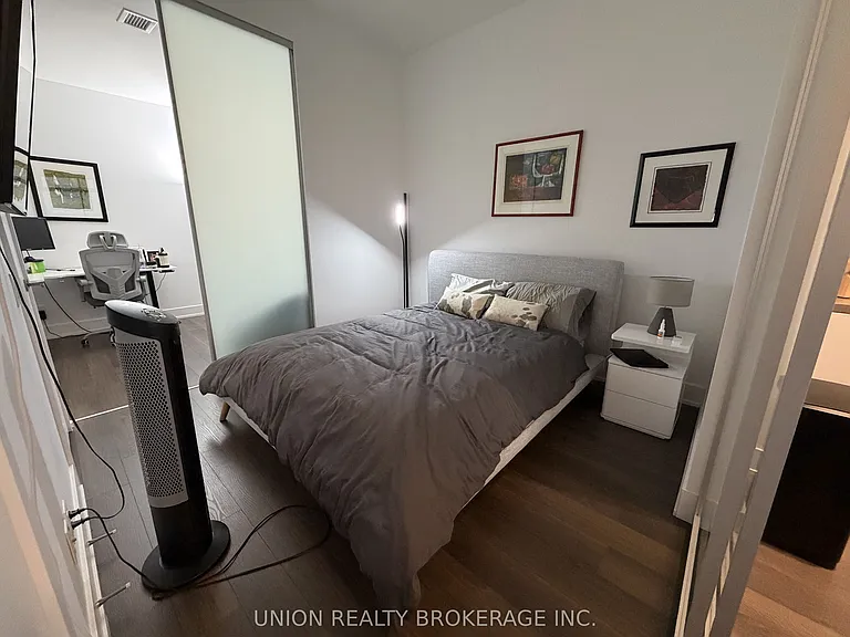 111 Saint Clair Ave W #1527 — Photo 11