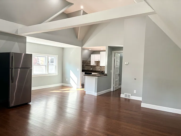 539 Linwood Ave #CH — Photo 2
