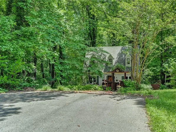 4325 Walnut Hollow Dr, Winston Salem, NC 27127