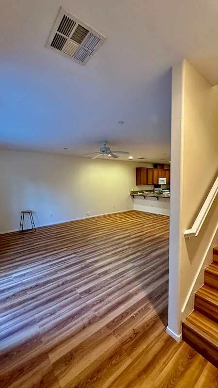 2 bed, 2.5 bath, 1450 sqft, $3,300 — Photo 4