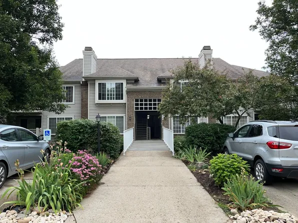 9880 Regatta Dr Unit 304, Cincinnati, OH 45252