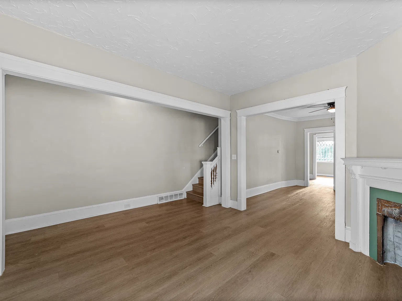 4 bed, 1830 sqft, $2,000 — Photo 2