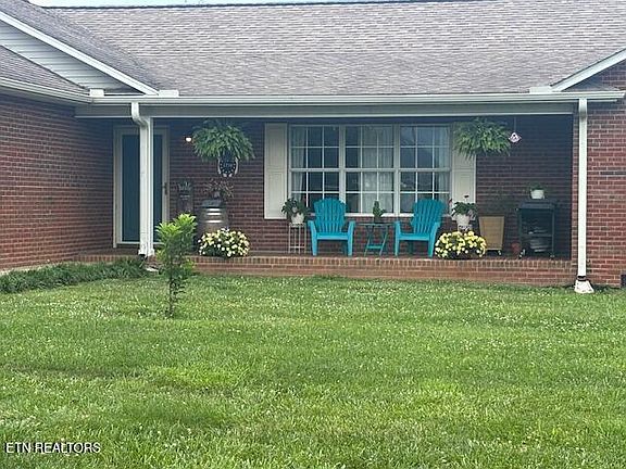 2nd image of 3909 Tuckaleechee Pike