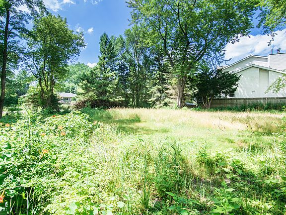 5th image of 10419 Lakeshore Dr