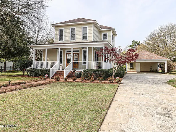 207 N Hopkins Avenue, Spring Hope, NC 27882