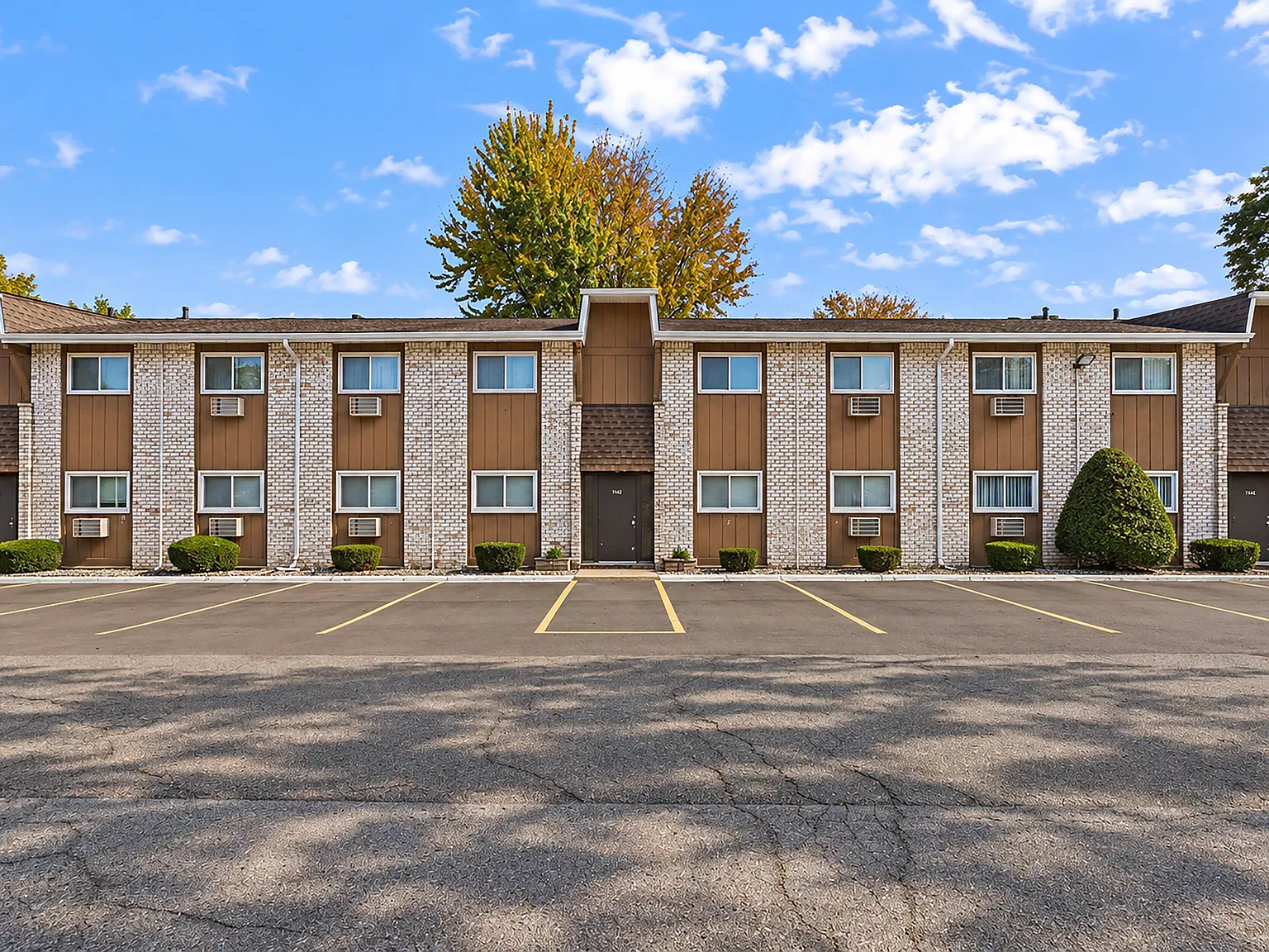 2 bed, 1000 sqft, $1,600 — Photo 4