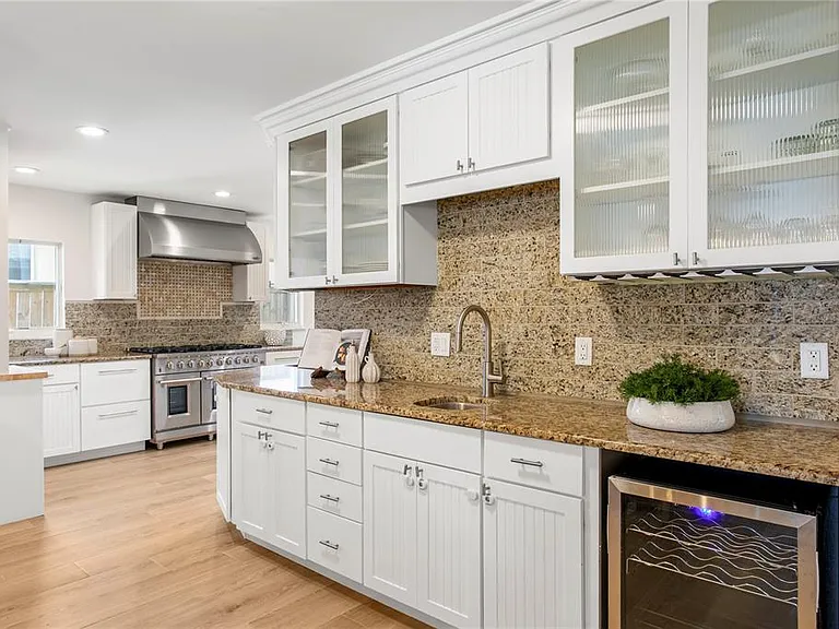 508 Columbia Dr — Photo 10