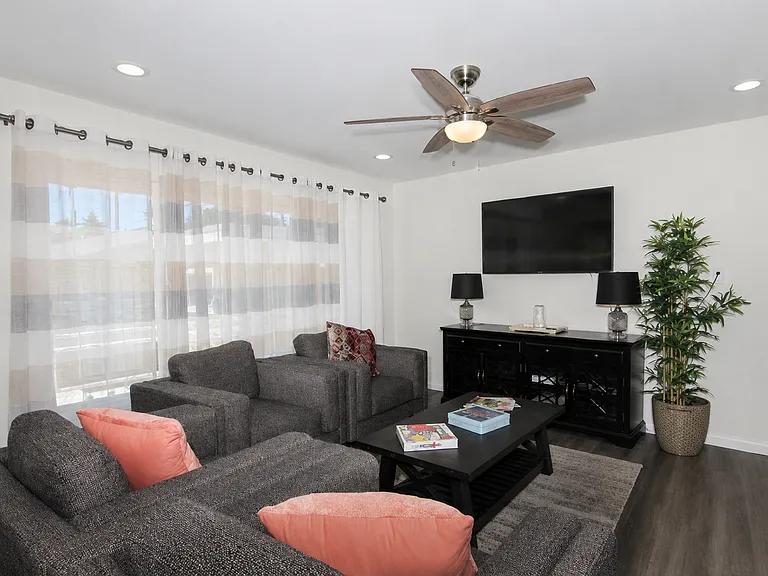 7908 La Mesa Blvd — Photo 9