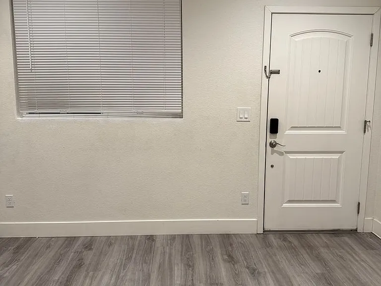 3307 S Phelps St — Photo 13