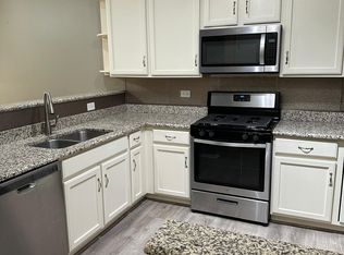 3183 Falling Waters Ln, Lindenhurst, IL 60046