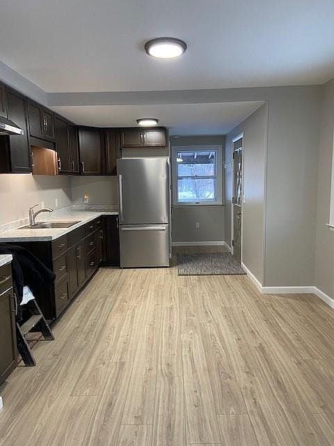 Kitchen/side entrance/basement door area