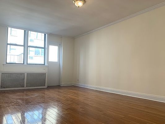2nd image of 135 E 17th St APT 2G