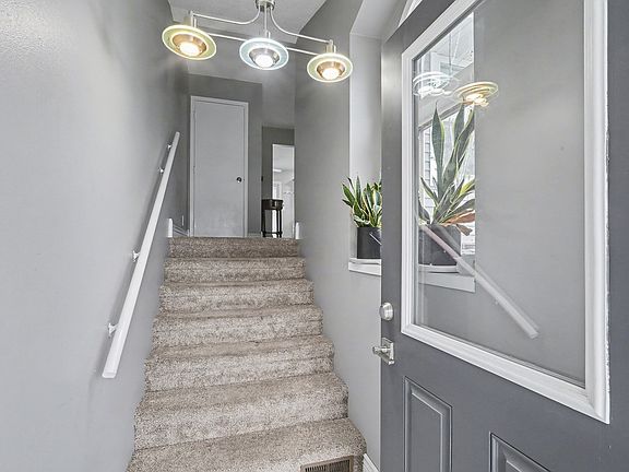 2nd image of 1312 N Prairie St