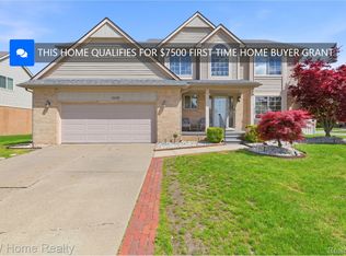 16102 Orchard Dr, Southgate, MI 48195