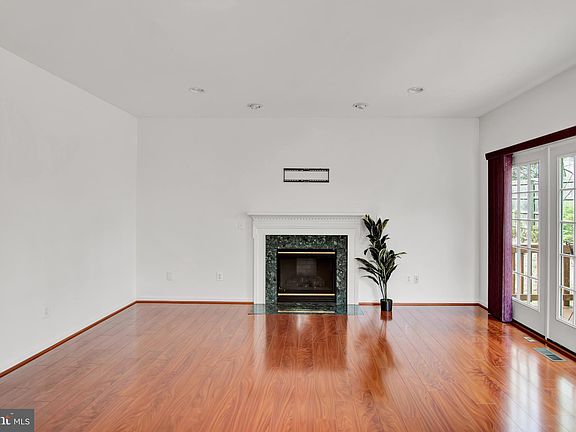 2nd image of 7877 Cranford Farm Cir