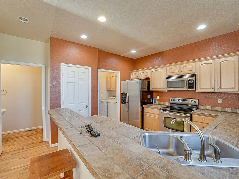 3914 Galileo Dr #B — Photo 13