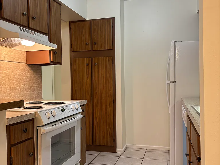 215 W Mistletoe Ave #A — Photo 13