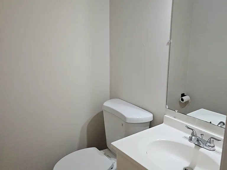 490 S Jeff Davis Dr #B — Photo 10