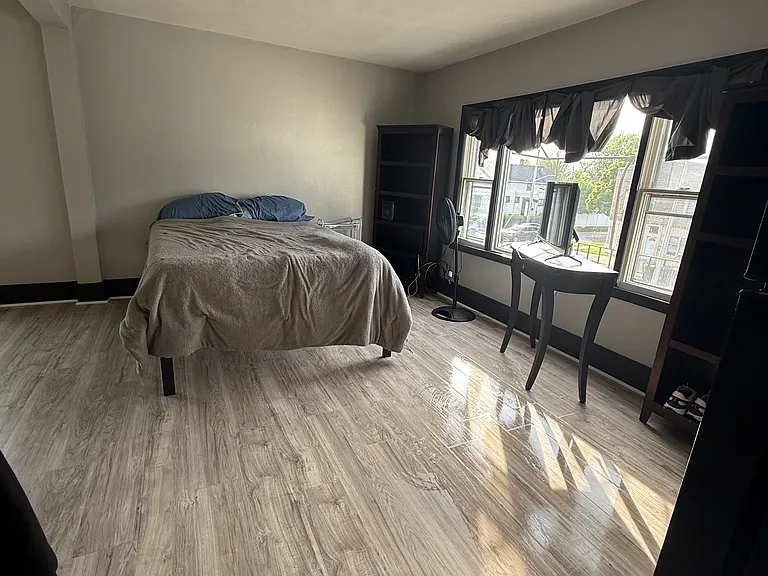 1015 Kensington Ave #2 — Photo 7