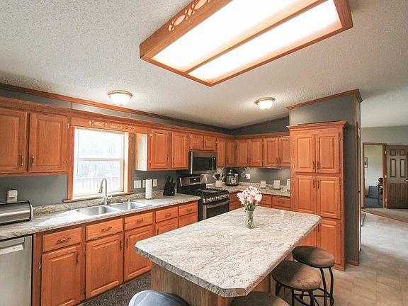 3rd image of 7133 Fox Rd