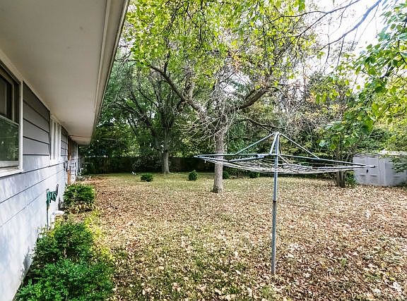 2nd image of 4725 Crescent Rd