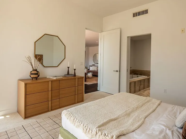 855 N Croft Ave #Penthouse 4 — Photo 25
