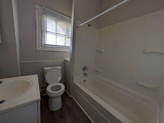 5th image of 809 Wise St APT 2