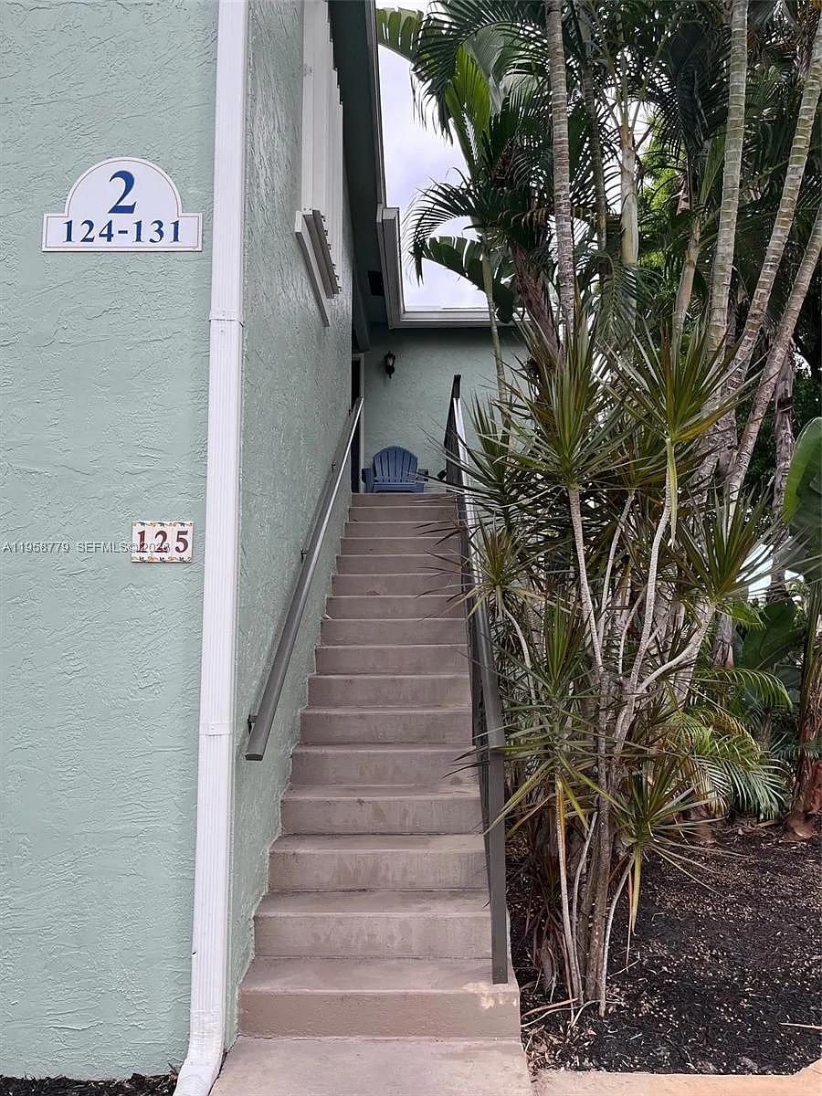 Building Photo - 125 Waterside Dr #125