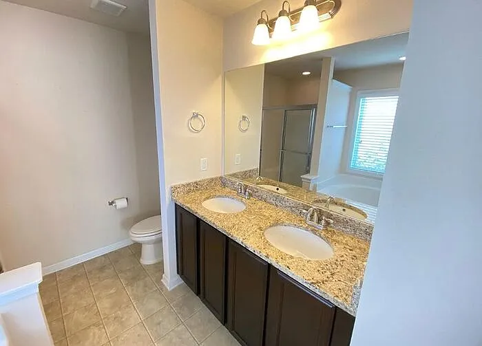 847 Dovefield Ln — Photo 6