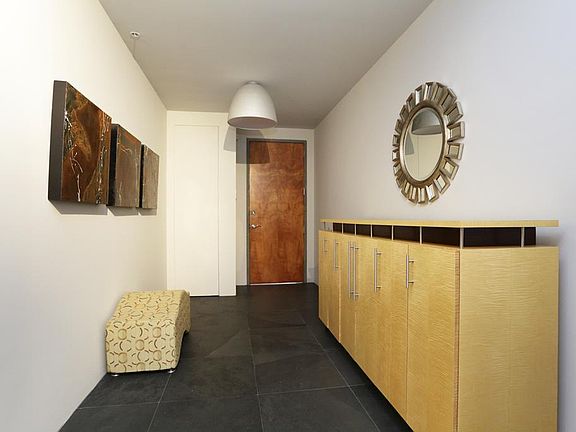 2nd image of 1005 S Shepherd Dr APT 209
