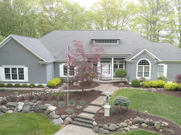 2270 Eagle Dr, Standish, MI 48658