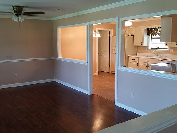 3rd image of 2780 Venetian Way