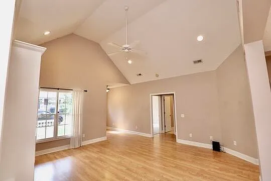 3192 Mayflower Ln — Photo 15