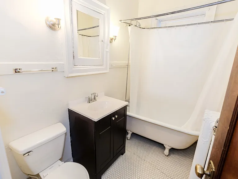 Transform your living experience at Central Lakes of Uptown. Enjoy modern amenities and stylish designs in our inviting bathrooms. Elevate your lifestyle todayschedule a tour and see the difference for yourself.