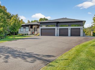 120 Derbeyshire St, Ottawa, ON K2W 0E7