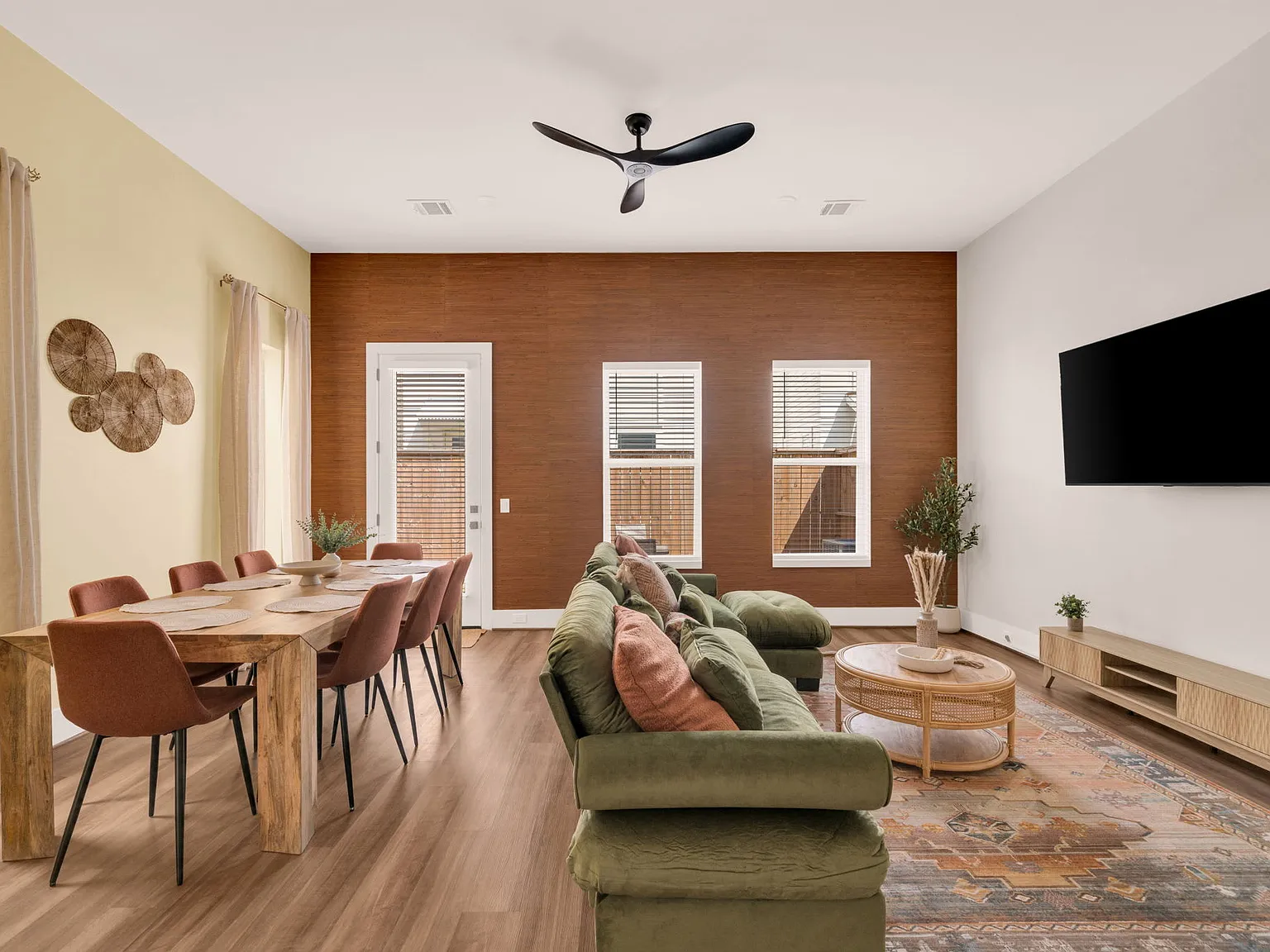 3 bed, $4,175 — Photo 4