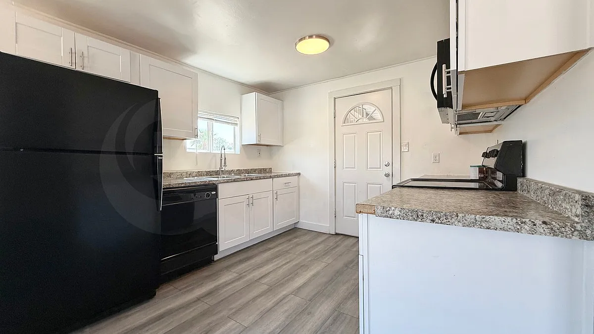 2 bed, 1.0 bath, 851 sqft, $1,650 — Photo 4