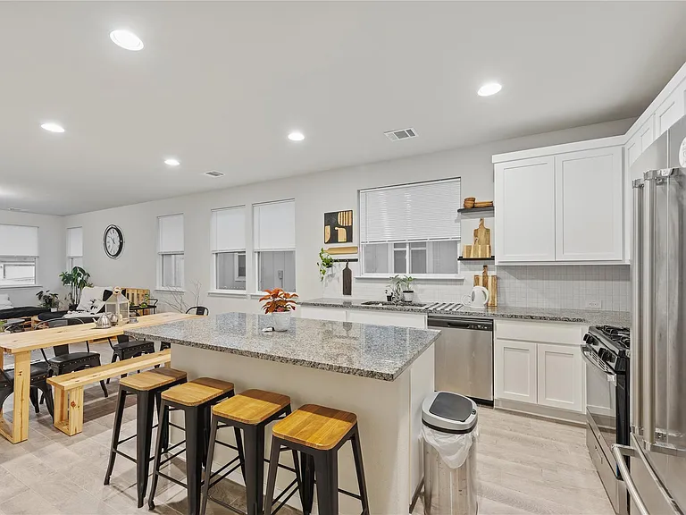 308 Catalina Dr — Photo 4