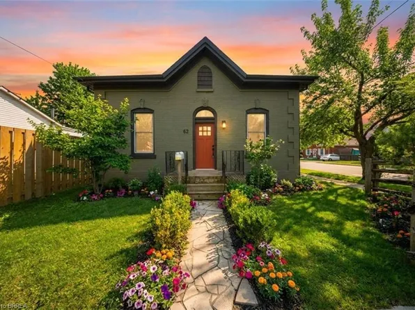 62 Walnut St, Brantford, ON N3T 1H2