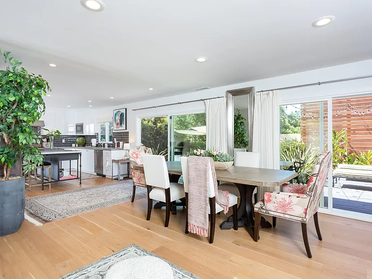 1092 Hygeia Ave — Photo 5